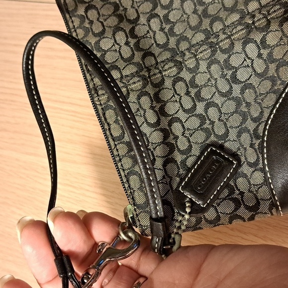 Coach signature black & Grey canvas coin wristlet - Picture 3 of 5